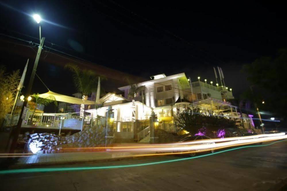 Club House Hotel Вилья-Карлос-Пас Экстерьер фото
